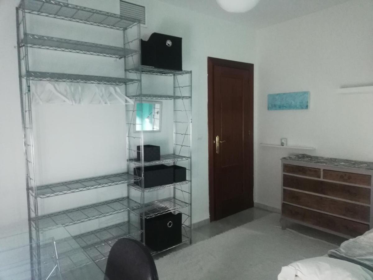 Comfortable Single Bluing Room B&B Granada Bagian luar foto